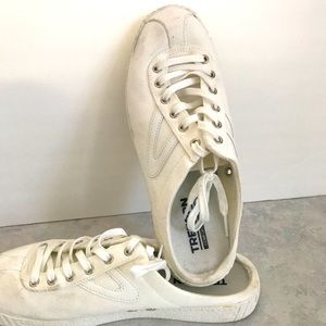 White lace front “Treetorn” sneakers Sz9